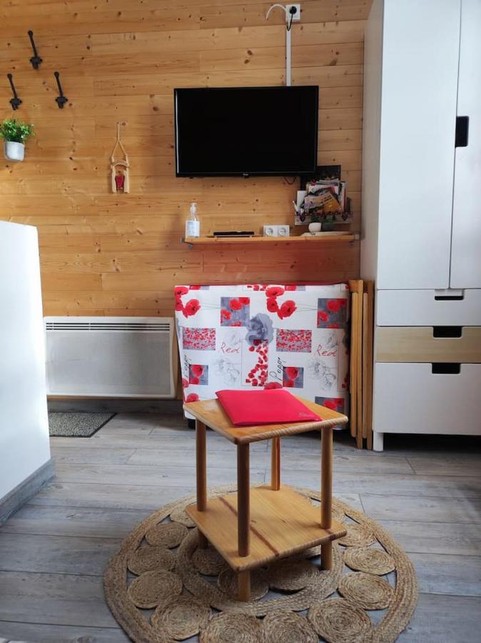Le Petit Nid Rouge Lägenhet Ustou Exteriör bild